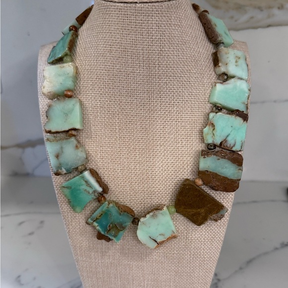 Jewelry - Elegant Turquoise and Brown Stone Necklace